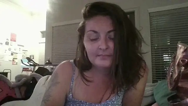 tinyassbossymilf online show from June 29, 8:32 am