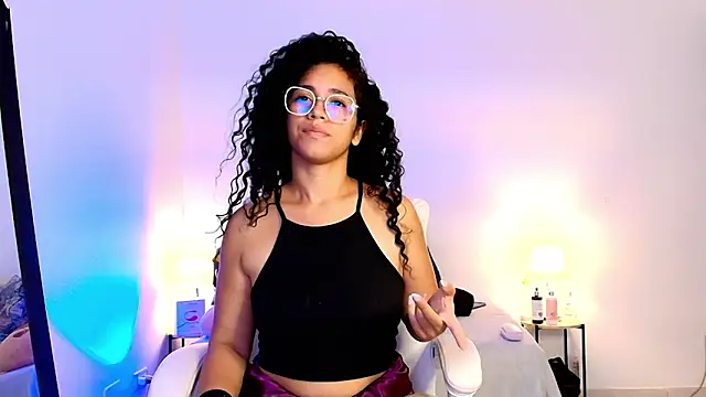 Luciianita lov199 online show from May 19, 2:29 am