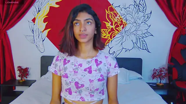 Hottie Veronica online show from May 3, 5:38 pm
