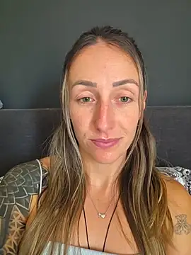 NicoleKaiser online show from June 12, 10:12 am