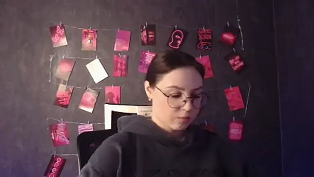 Nika nik a online show from March 25, 6:16 am