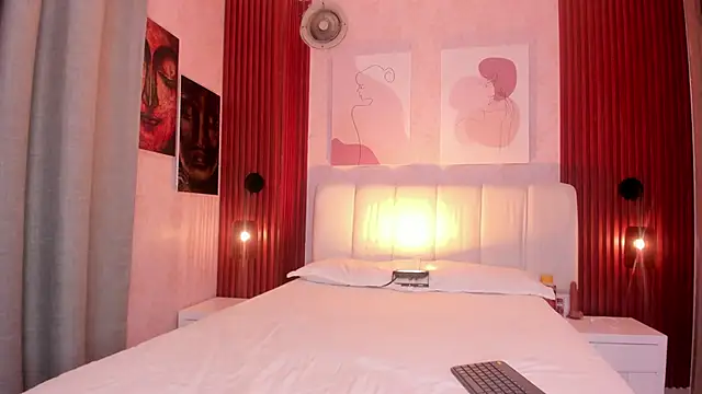 Maiasweet  online show from May 9, 2:35 am