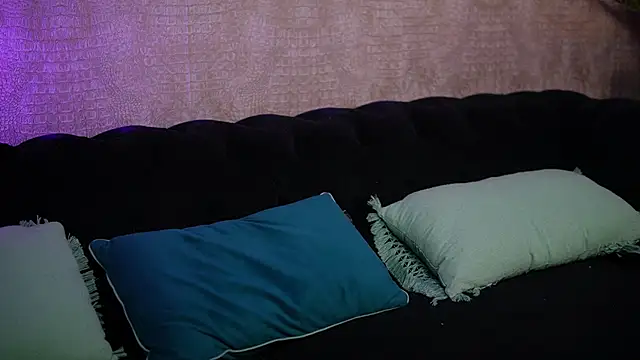 DaliaParis online show from April 20, 8:23 pm