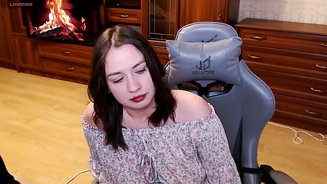 Amina Murrr online show from April 13, 3:02 pm