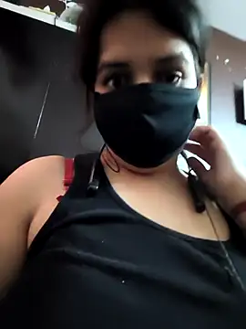 REENA-STRIP online show from May 4, 8:51 am