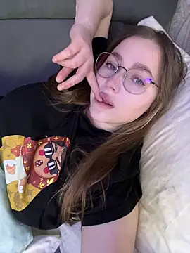 milana millka online show from April 14, 11:10 am