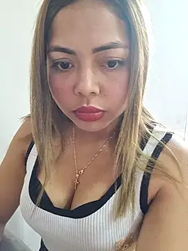Yelii  online show from April 22, 7:22 pm