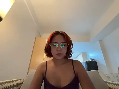 misscutee online show from June 2, 2:07 pm