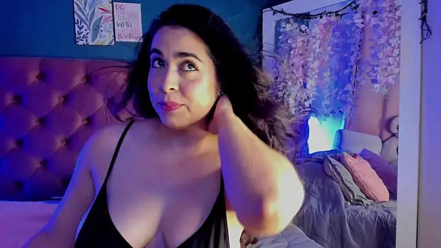 Sofia-Venegas online show from July 6, 11:18 pm