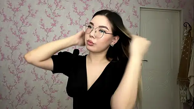 MadeleneStoesz online show from March 24, 5:57 am