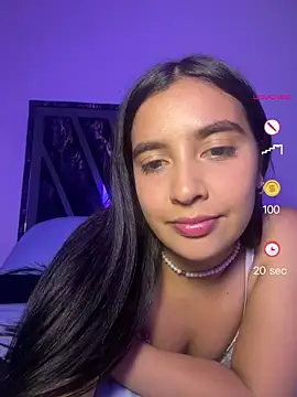 HaileyBiieber online show from May 1, 2:48 am