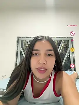 HaileyBiieber online show from May 2, 6:49 am