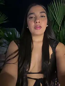 HaileyBiieber online show from May 16, 1:19 am