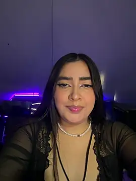 HaileyBiieber online show from May 16, 11:37 pm