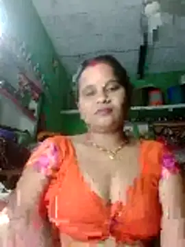 Shivani09900 online show from May 28, 7:45 pm