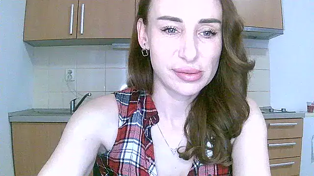 GlarysLoveressSx online show from April 15, 1:11 pm