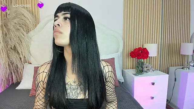 Hanna  mitsury  online show from May 4, 12:09 pm