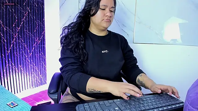 natasha adam21 online show from July 10, 2:45 am