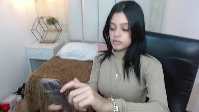 mia velvetk online show from April 22, 3:14 am