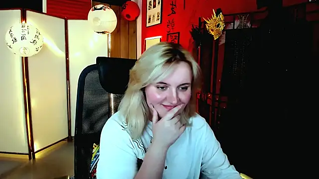 KathyBriggs online show from May 16, 10:36 am