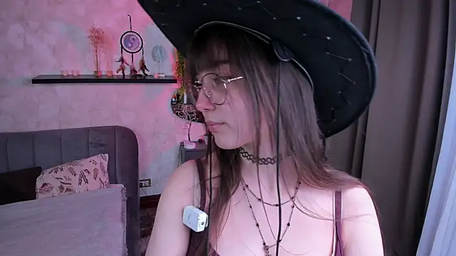 LaelIvie online show from April 21, 8:54 am