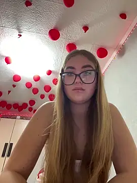 MissAuroraX online show from April 19, 4:51 pm