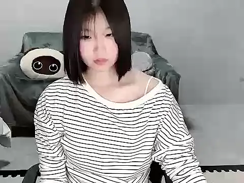 YangYang--baby online show from April 12, 4:10 pm