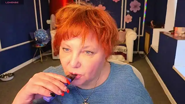 Kira Kingslee online show from April 21, 12:12 pm