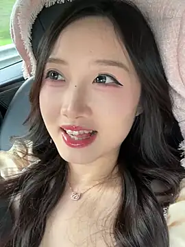 Alice-babyone online show from May 3, 9:12 am