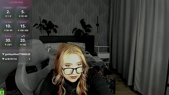 Luna Host online show from May 21, 1:58 am