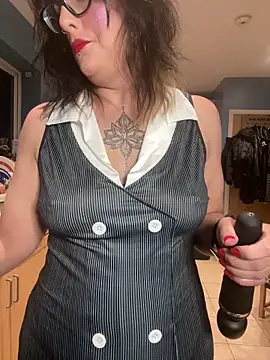 IvyBelleMilf online show from April 22, 9:34 pm