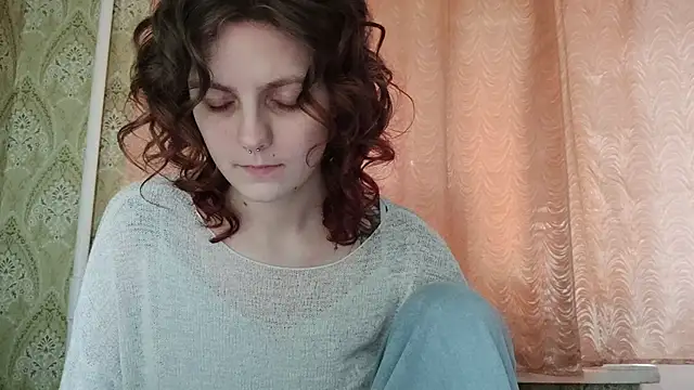 ShirleyNibbs online show from April 4, 2:05 pm