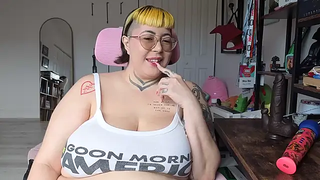 meiafterdark online show from July 5, 8:14 pm