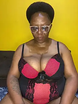 BoobsQueeen online show from July 18, 2:04 am