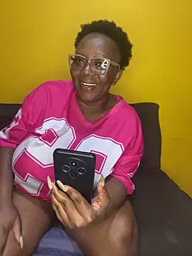 BoobsQueeen online show from August 2, 1:19 am