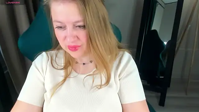 CleoXotie online show from May 25, 4:33 am