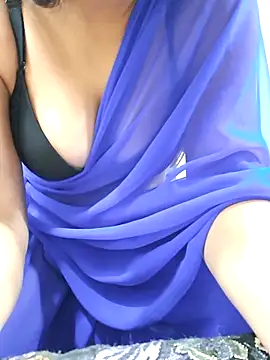 hotpriya09 online show from April 16, 5:45 pm