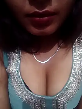 priyahot2001 online show from April 3, 11:30 am