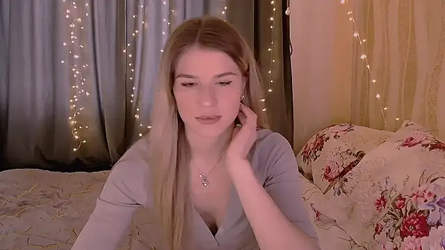 Alisa Swan  online show from May 16, 11:53 am
