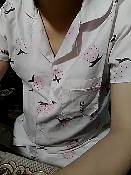 -Trang- online show from April 30, 2:39 am
