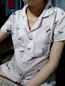 -Trang- online show from May 4, 8:18 am