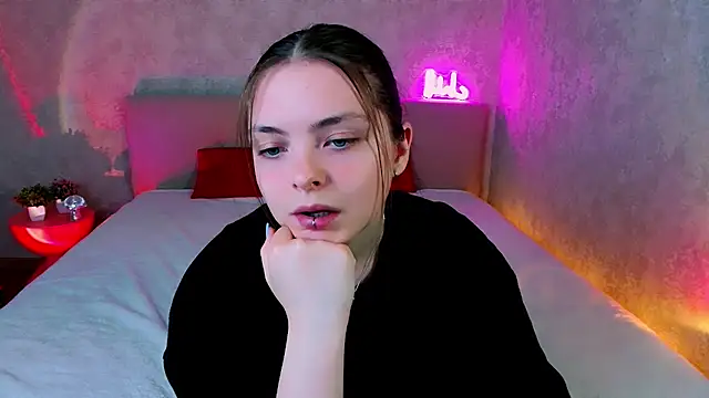 RutaYoung online show from June 4, 2:43 pm