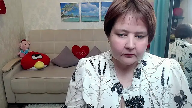 QUEEN02030 online show from April 1, 1:41 pm