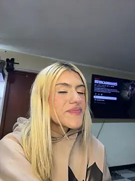 Lia fire online show from May 4, 5:22 am