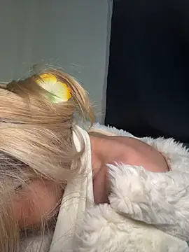 Lia fire online show from April 26, 2:53 am