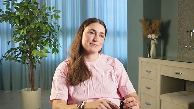 WeiReece online show from April 1, 9:43 am