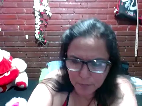 kristalmarelyn online show from May 6, 6:39 am