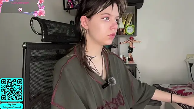 MadalynNosel online show from June 21, 7:23 am