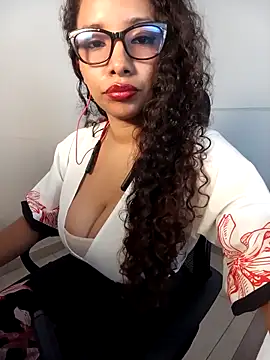 Wolfamara online show from April 21, 1:29 pm