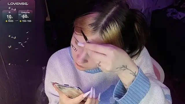 Liaa Lii online show from April 13, 8:53 pm